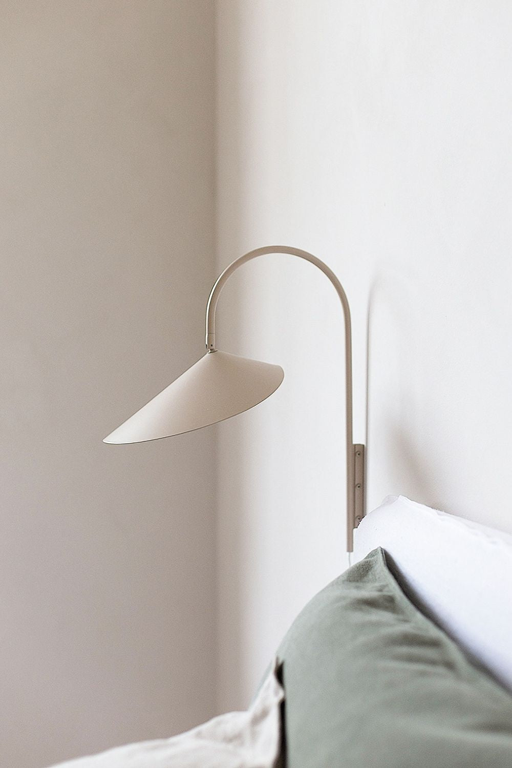Arum Creative Wall Lamp