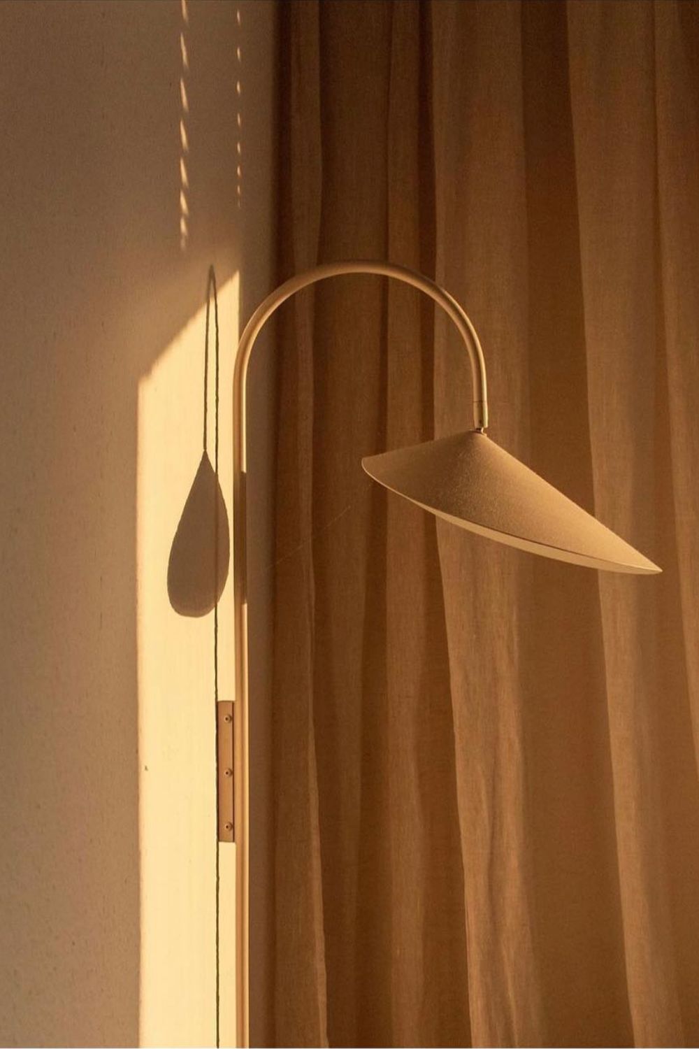 Arum Creative Wall Lamp