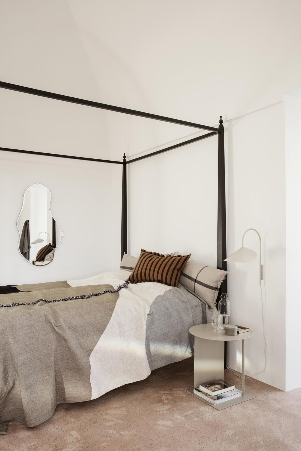 Arum Creative Wall Lamp