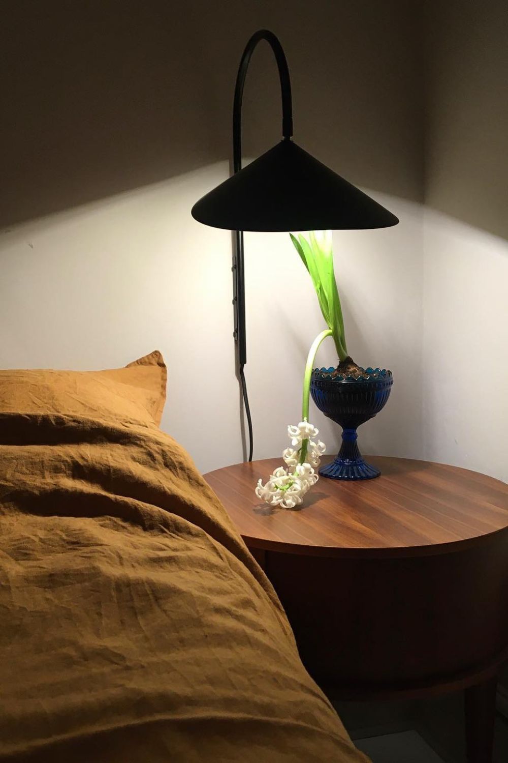 Arum Creative Wall Lamp