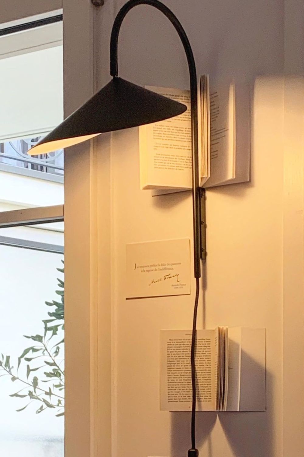 Arum Creative Wall Lamp