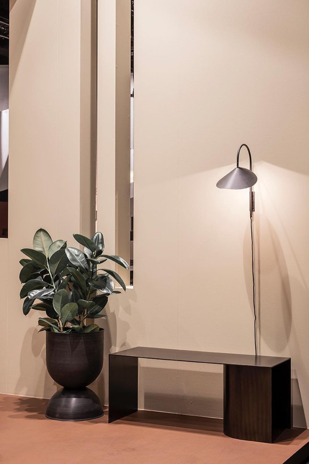 Arum Creative Wall Lamp