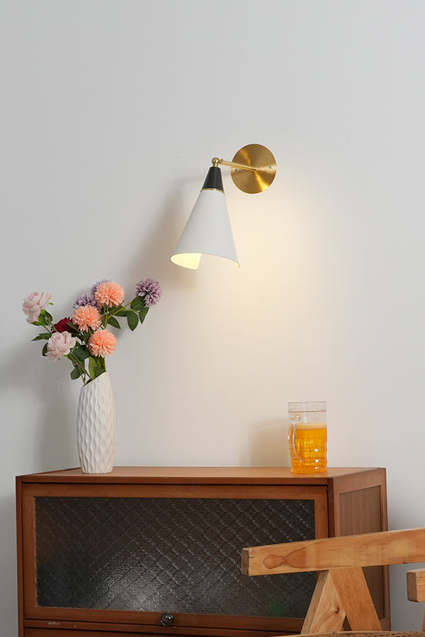 Magari Wall Lamp