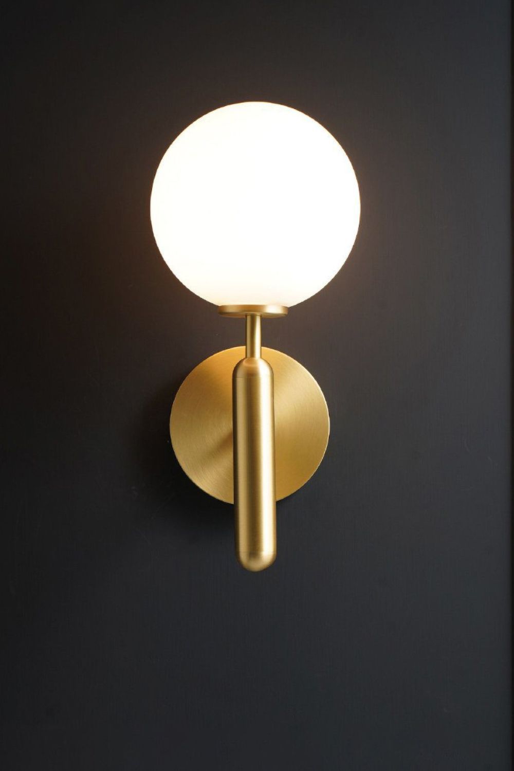 Miira Wall Light