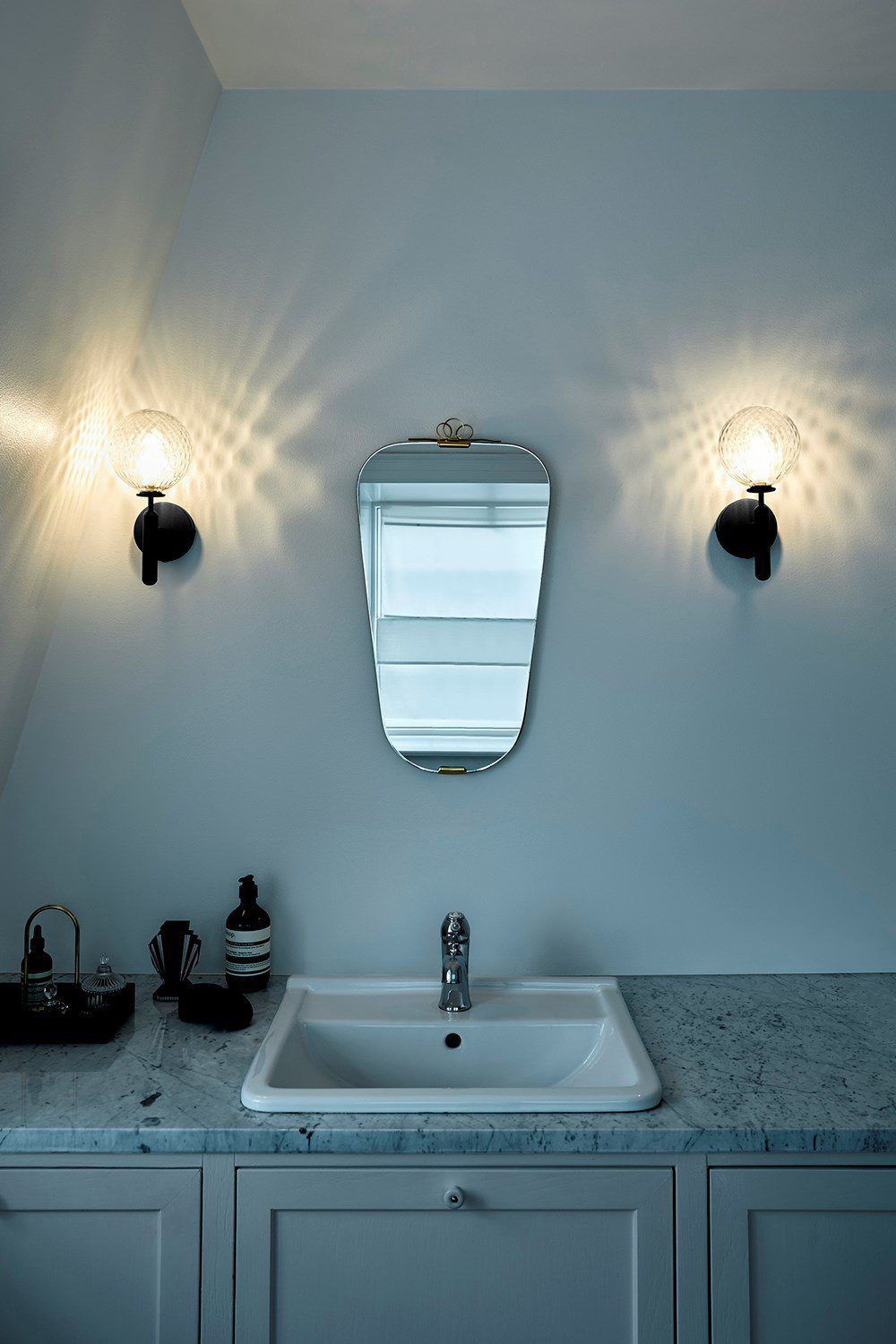 Miira Wall Light