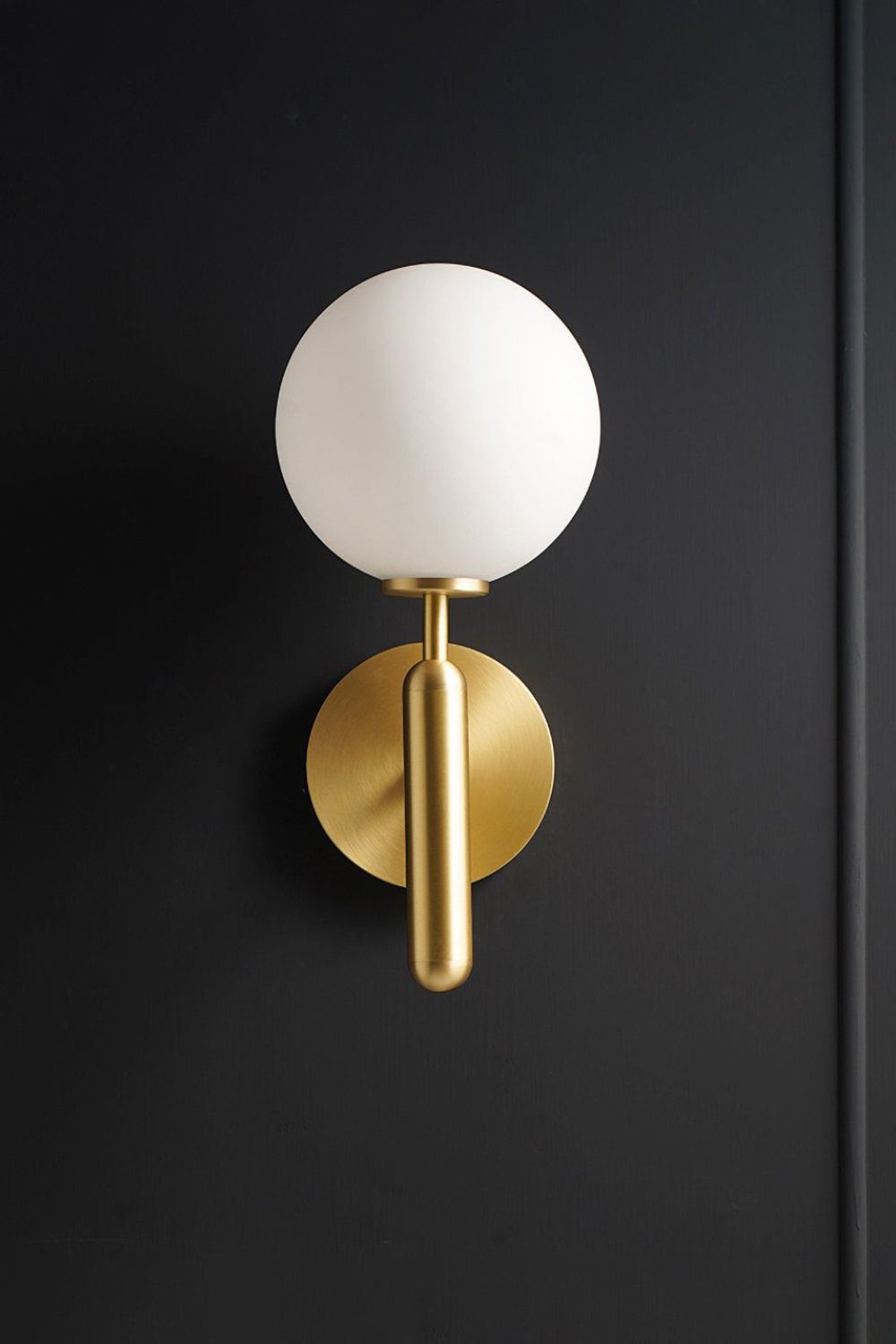 Miira Wall Light