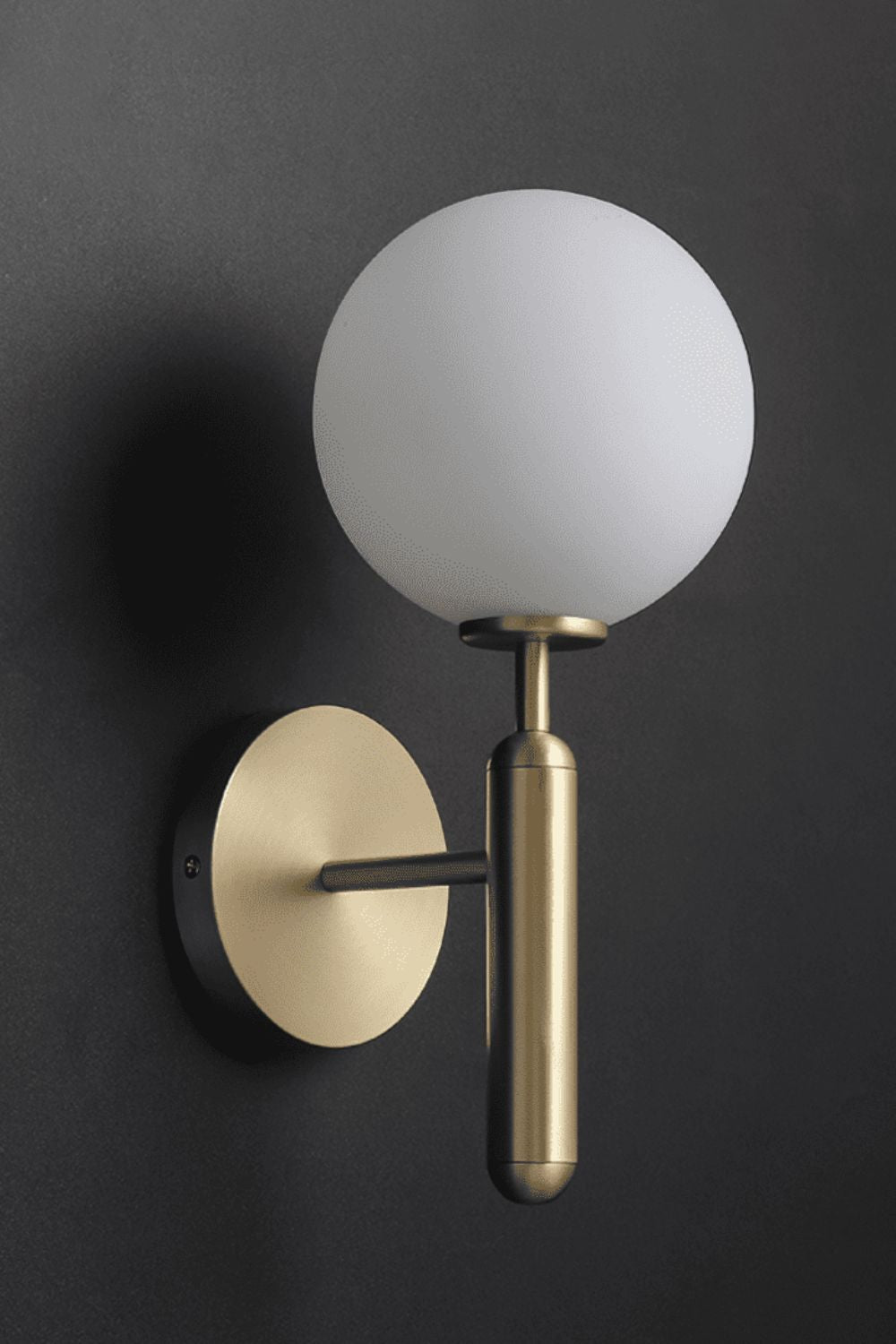 Miira Wall Light