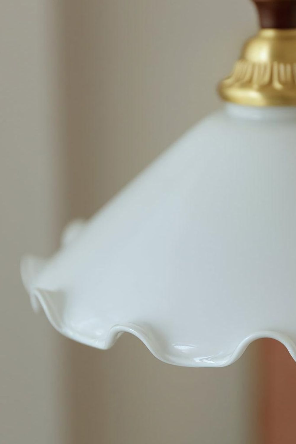 Milky Flower Pendant Light