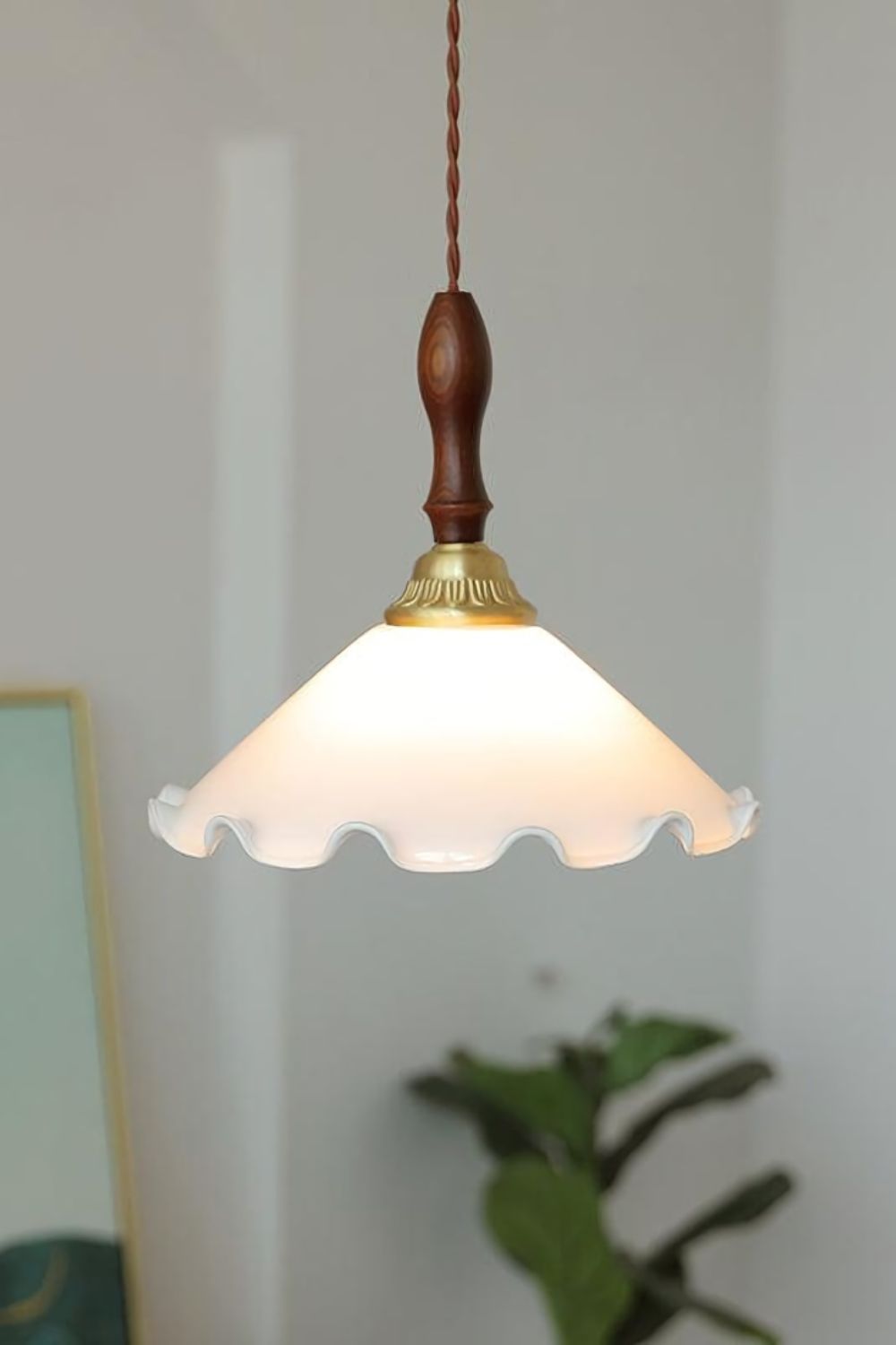 Milky Flower Pendant Light