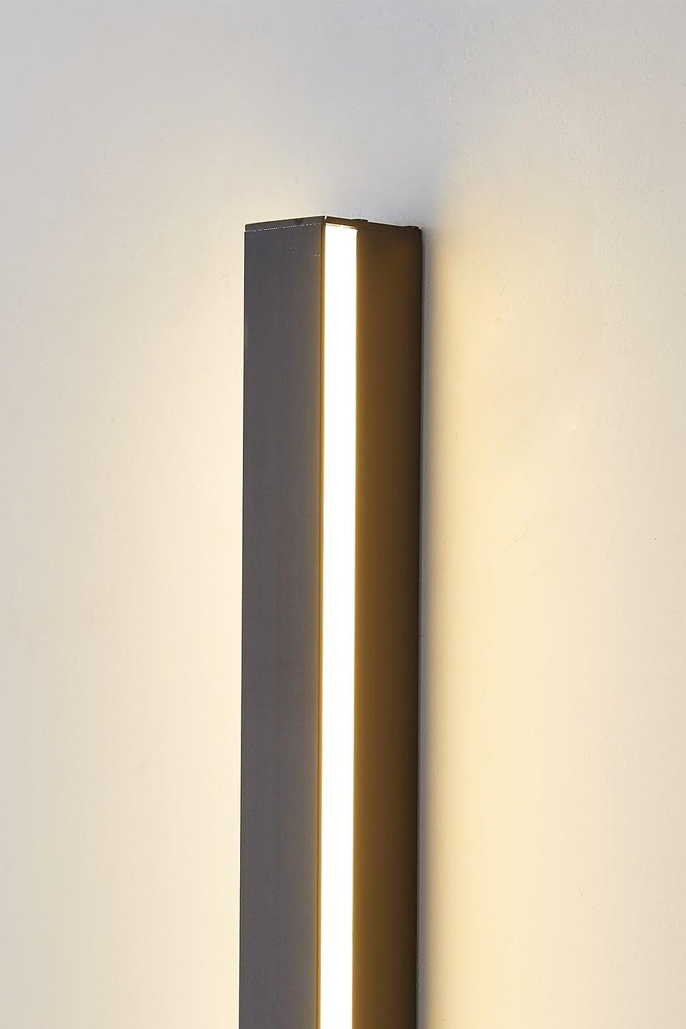 Minimalist Line Wall Lamp
