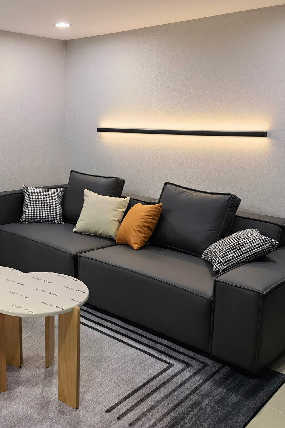 Minimalist Line Wall Lamp