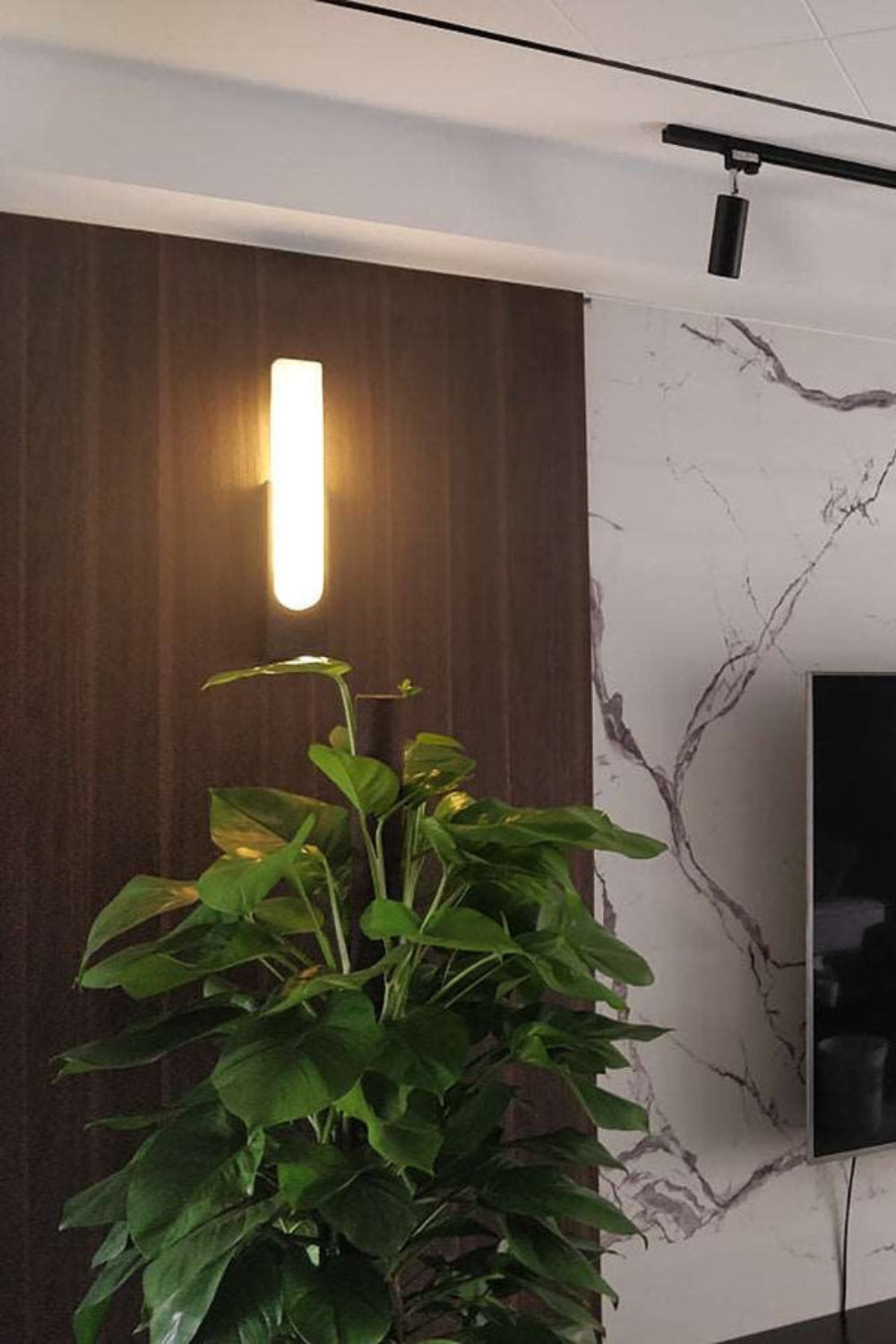 Marble Agatha Wall Lamp