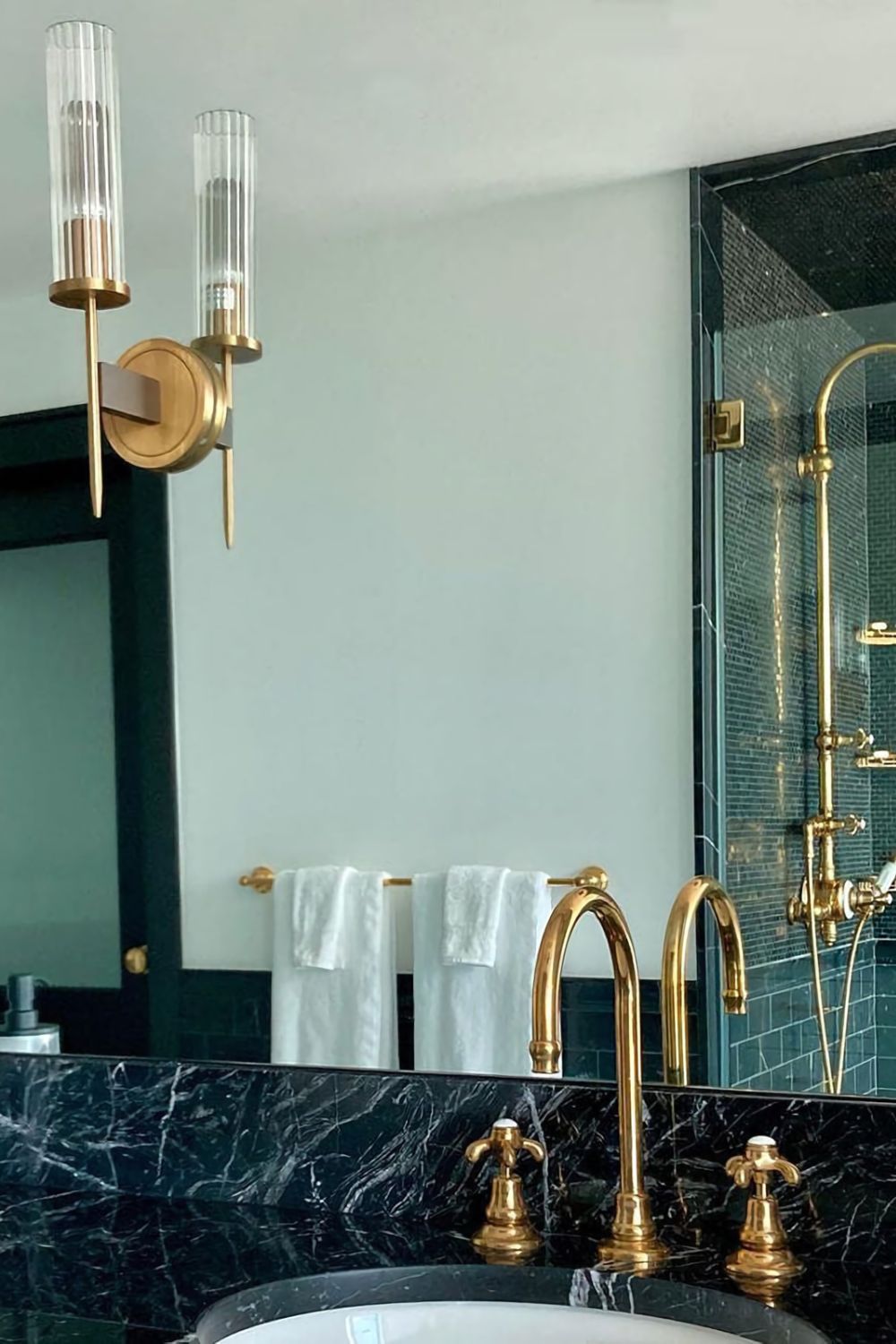 Alouette Wall Lamp