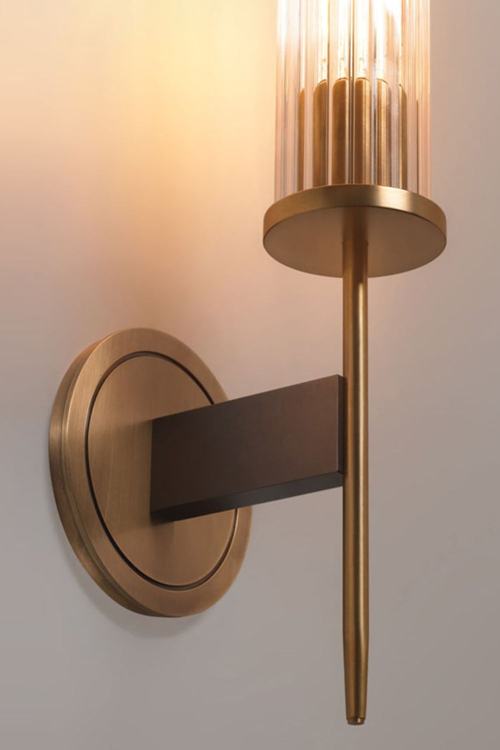 Alouette Wall Lamp