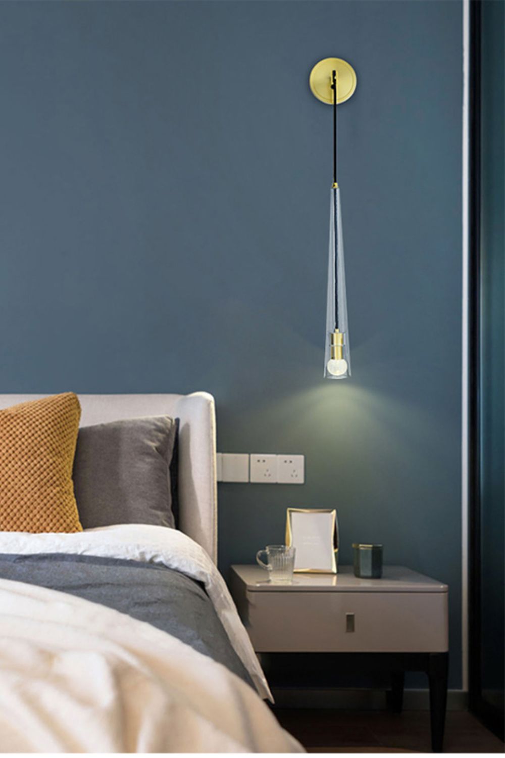 Apollinaire Wall Lamp