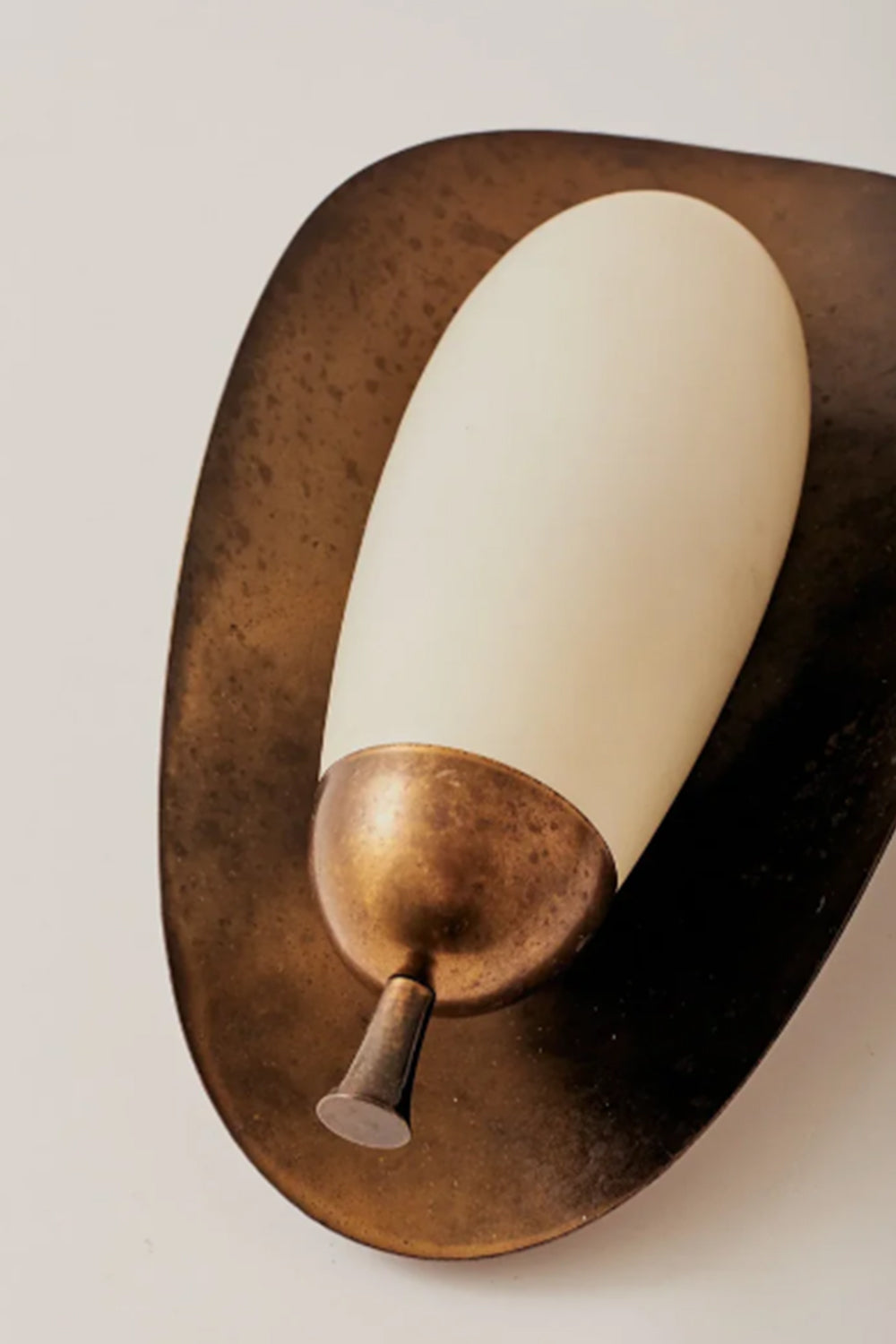 Arc Shield Alabaster Wall lamp