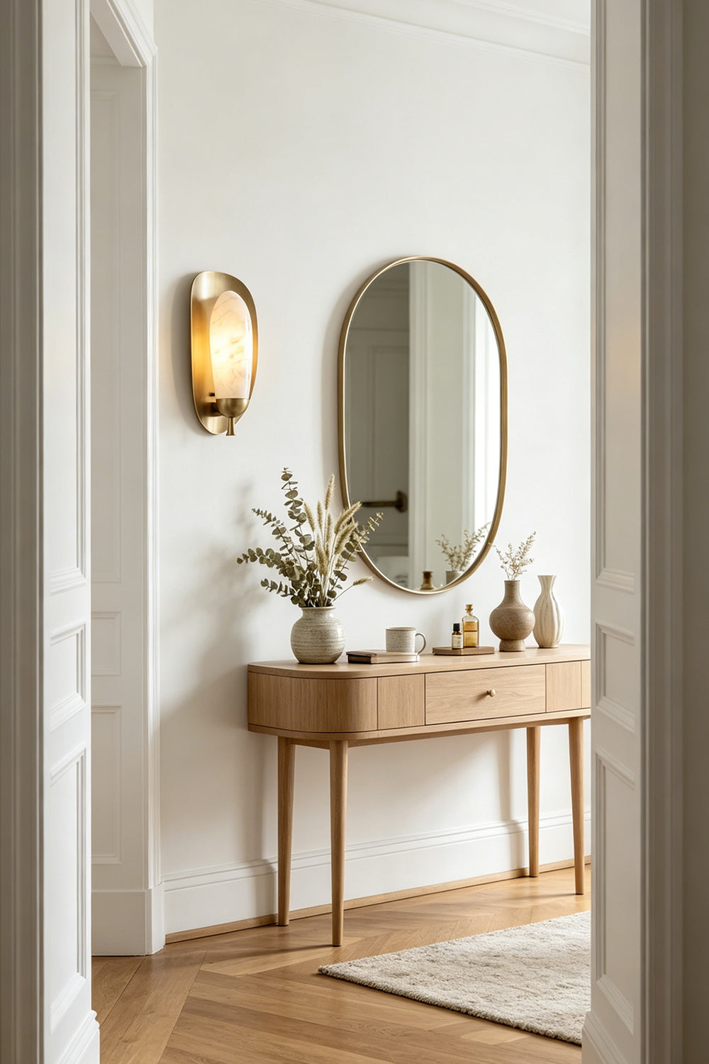 Arc Shield Alabaster Wall lamp