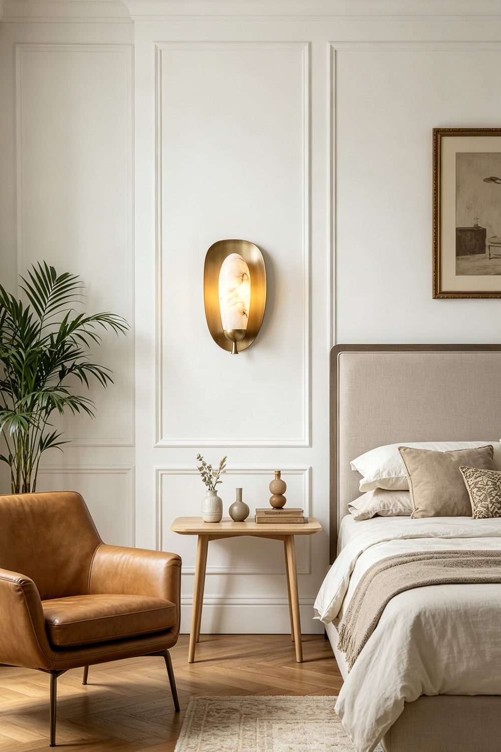 Arc Shield Alabaster Wall lamp