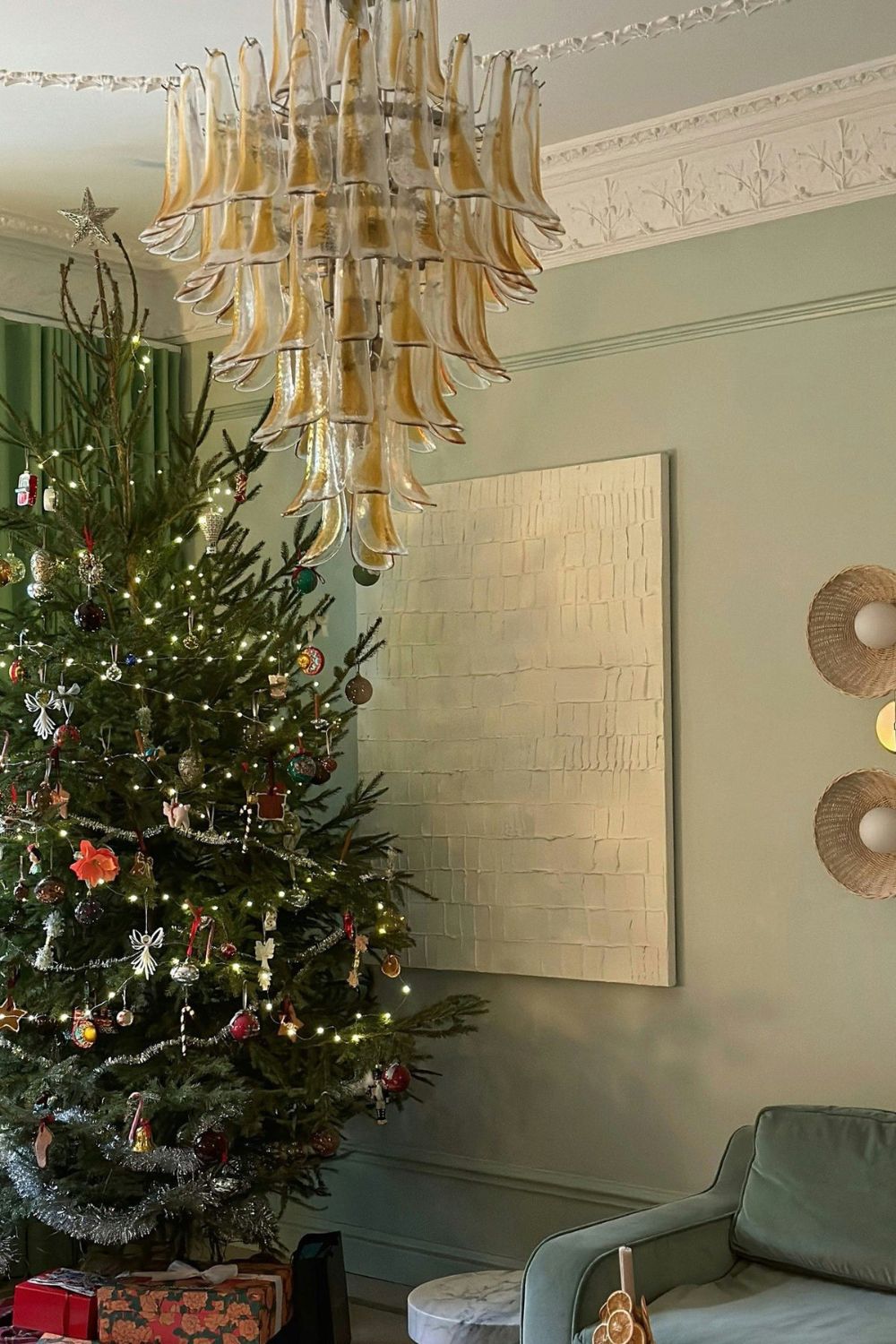 Art Petals Chandelier