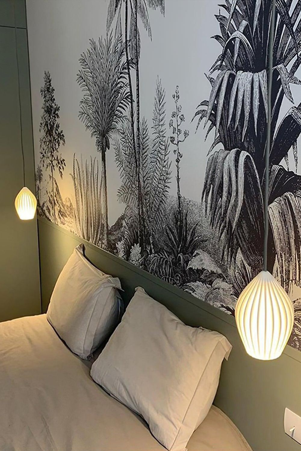 Ceramic Ribbed Pendant light