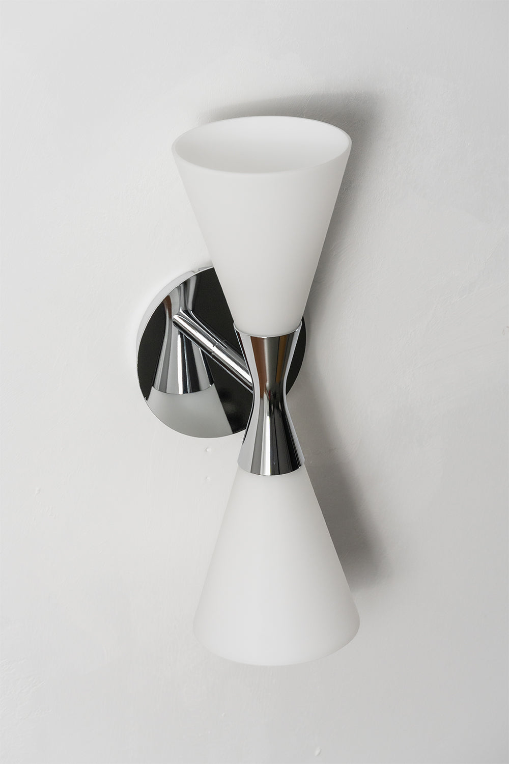 Diabolo Symmetry Glass Wall Sconce
