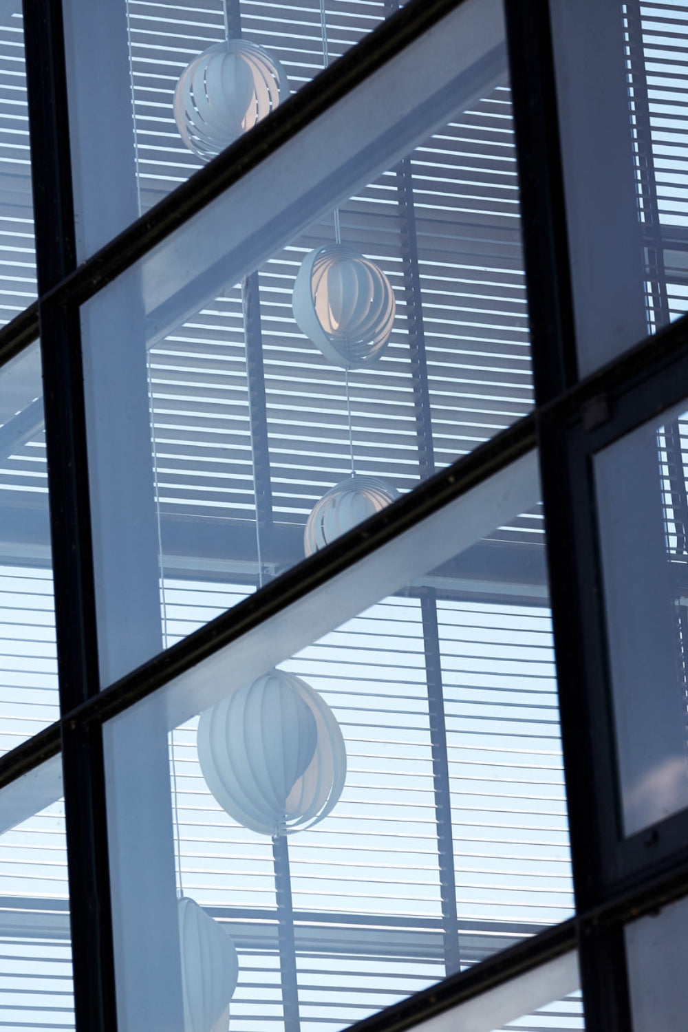 Layered Moon Pendant Lamp