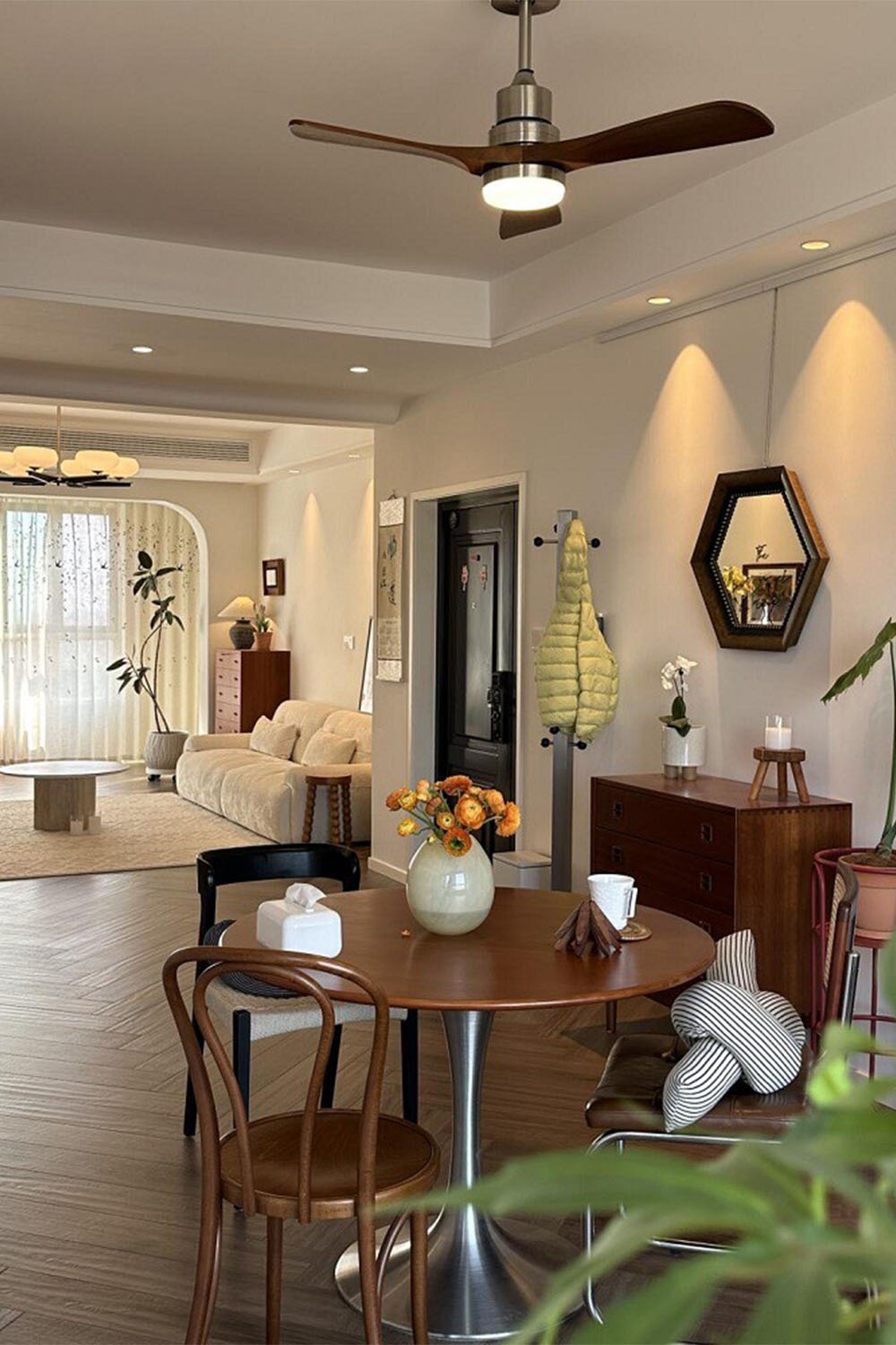 Linea Natural Three-blade Ceiling Fan Light