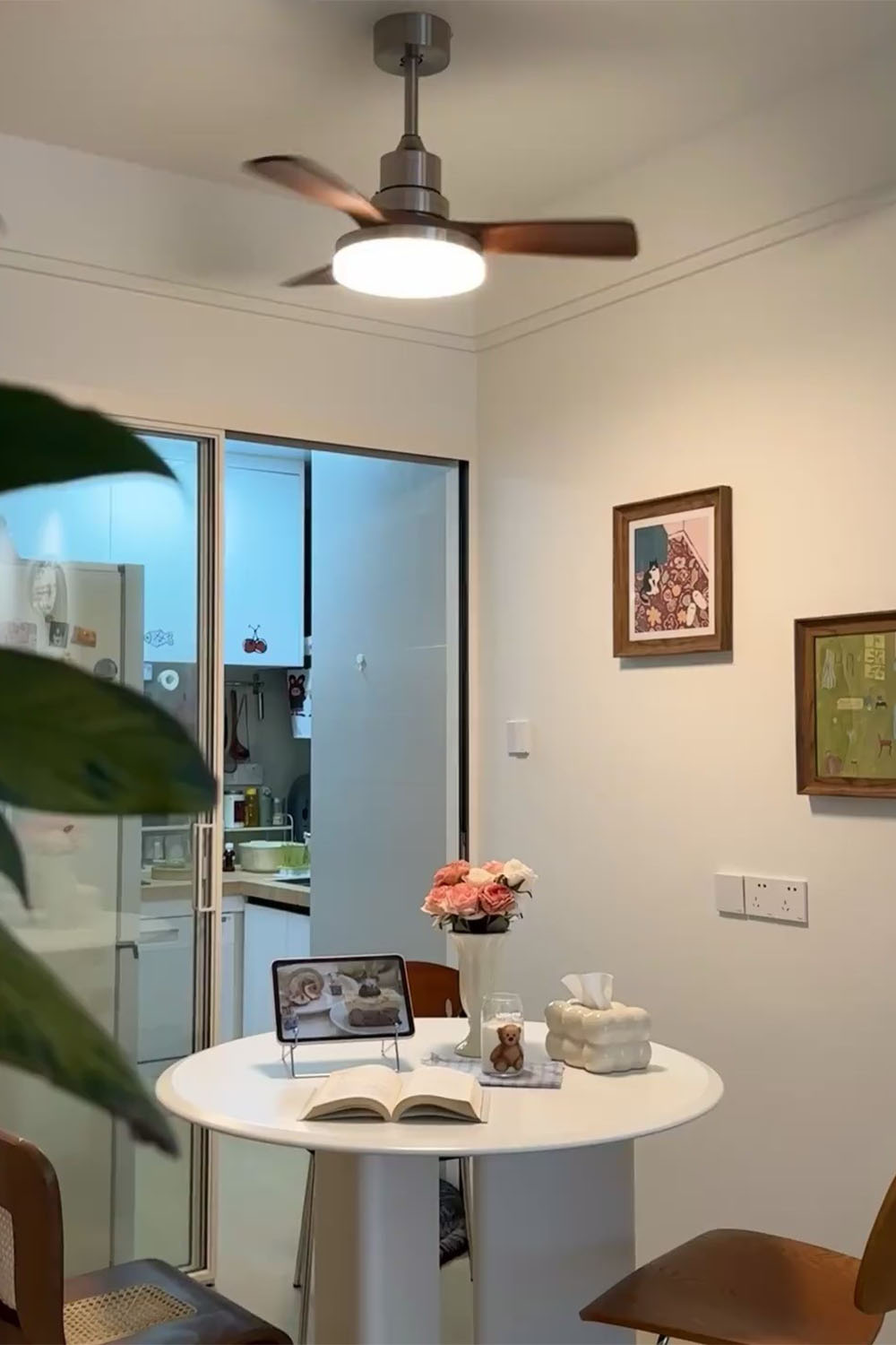Linea Natural Three-blade Ceiling Fan Light