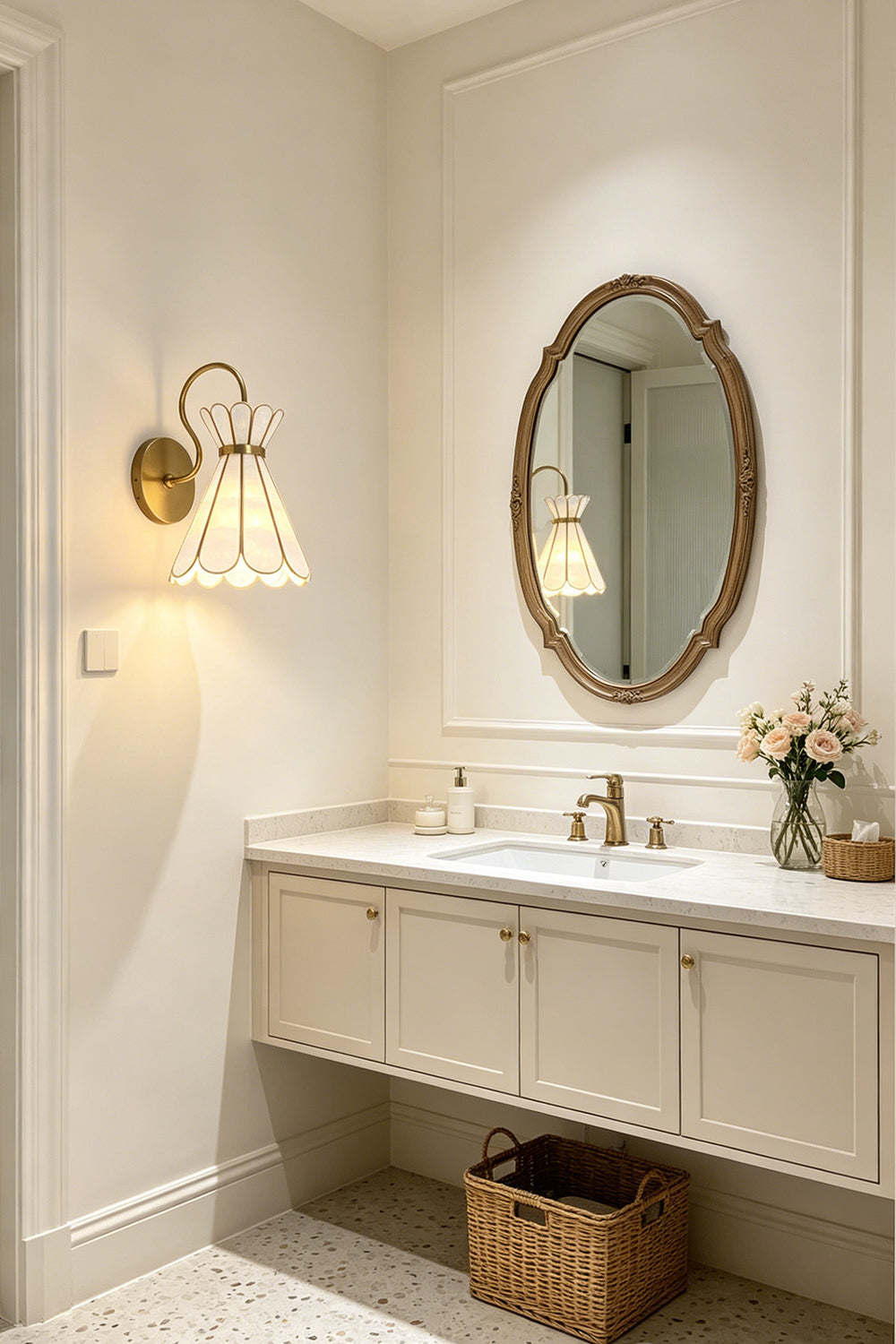 Magnolia Shell Wall Light