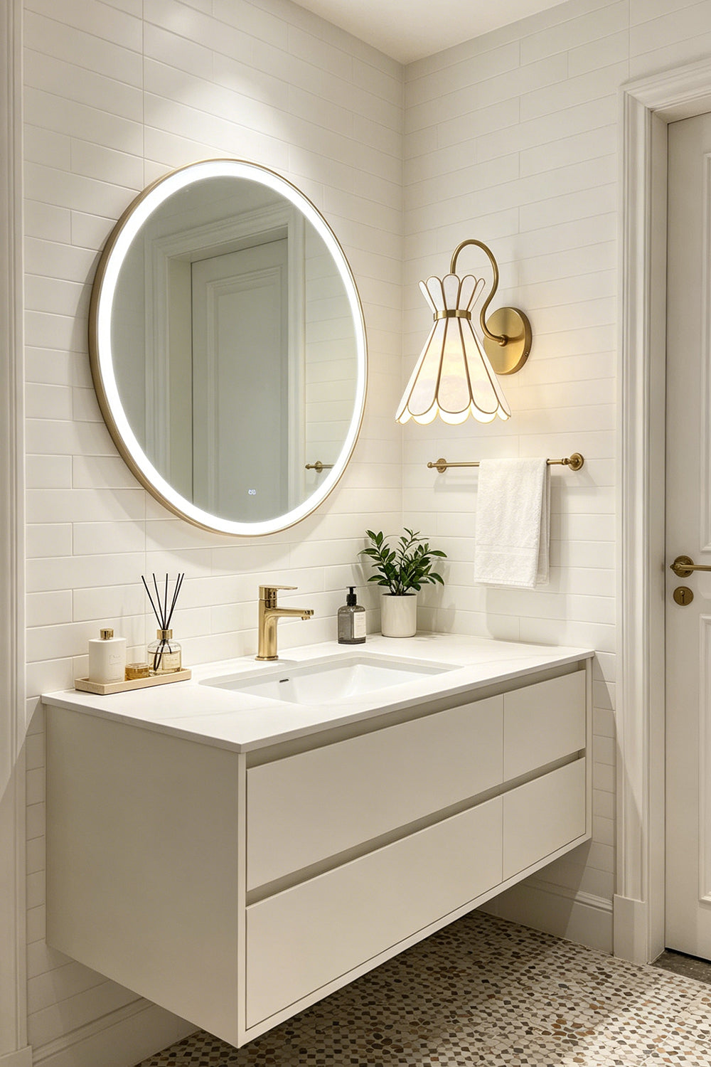 Magnolia Shell Wall Light