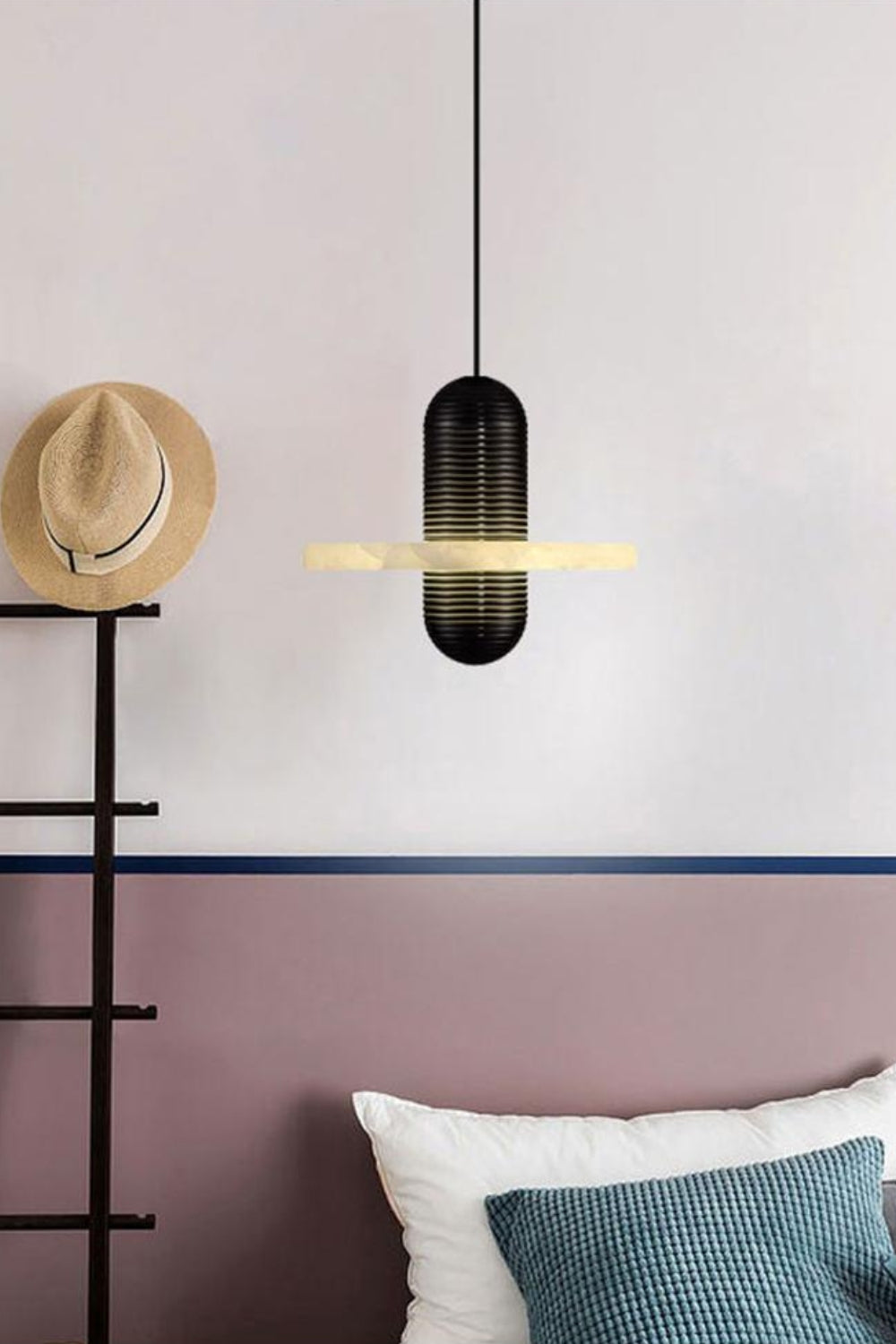 Median Mono Pendant Light