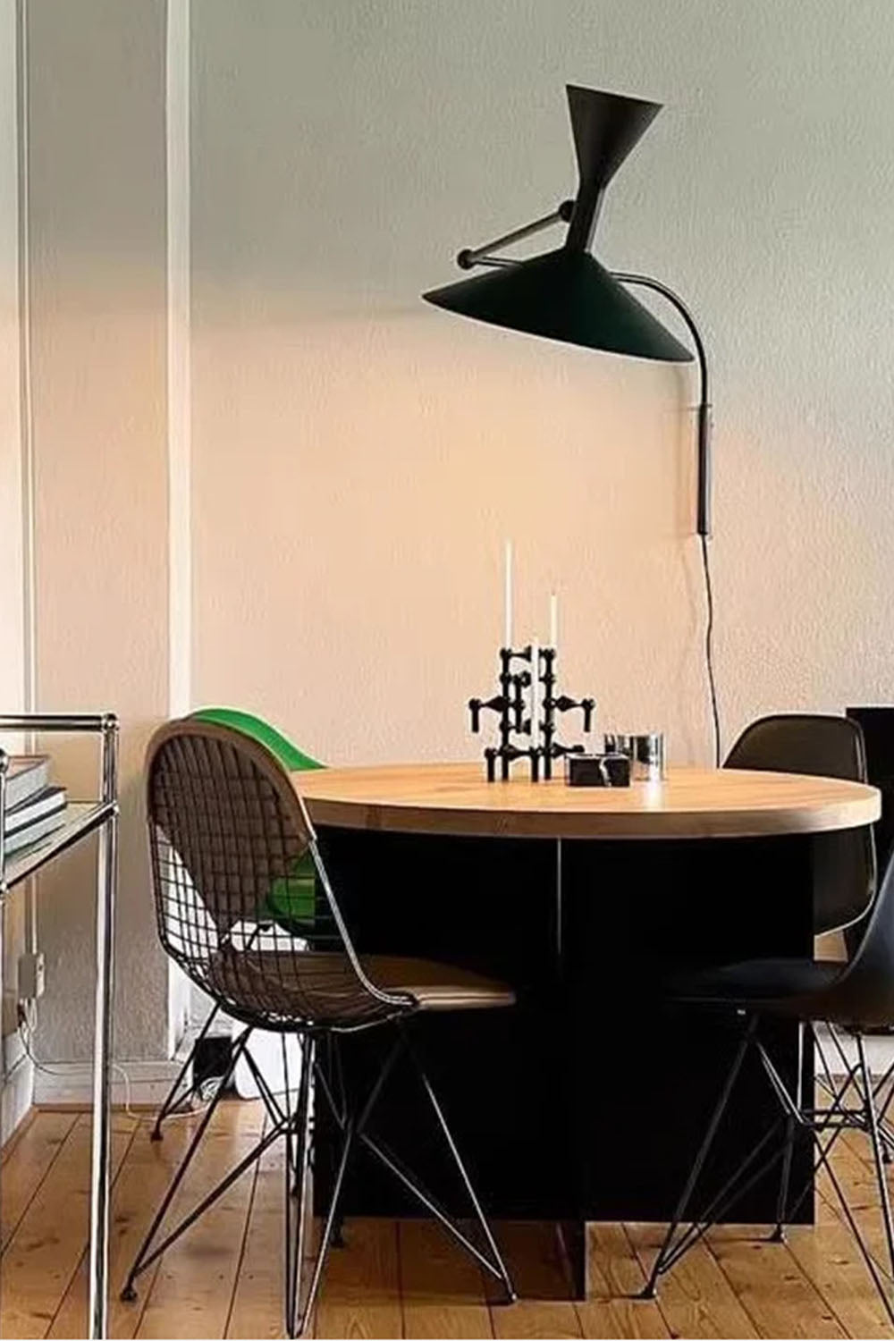 Modern Simple Swing Arm Wall Lamp