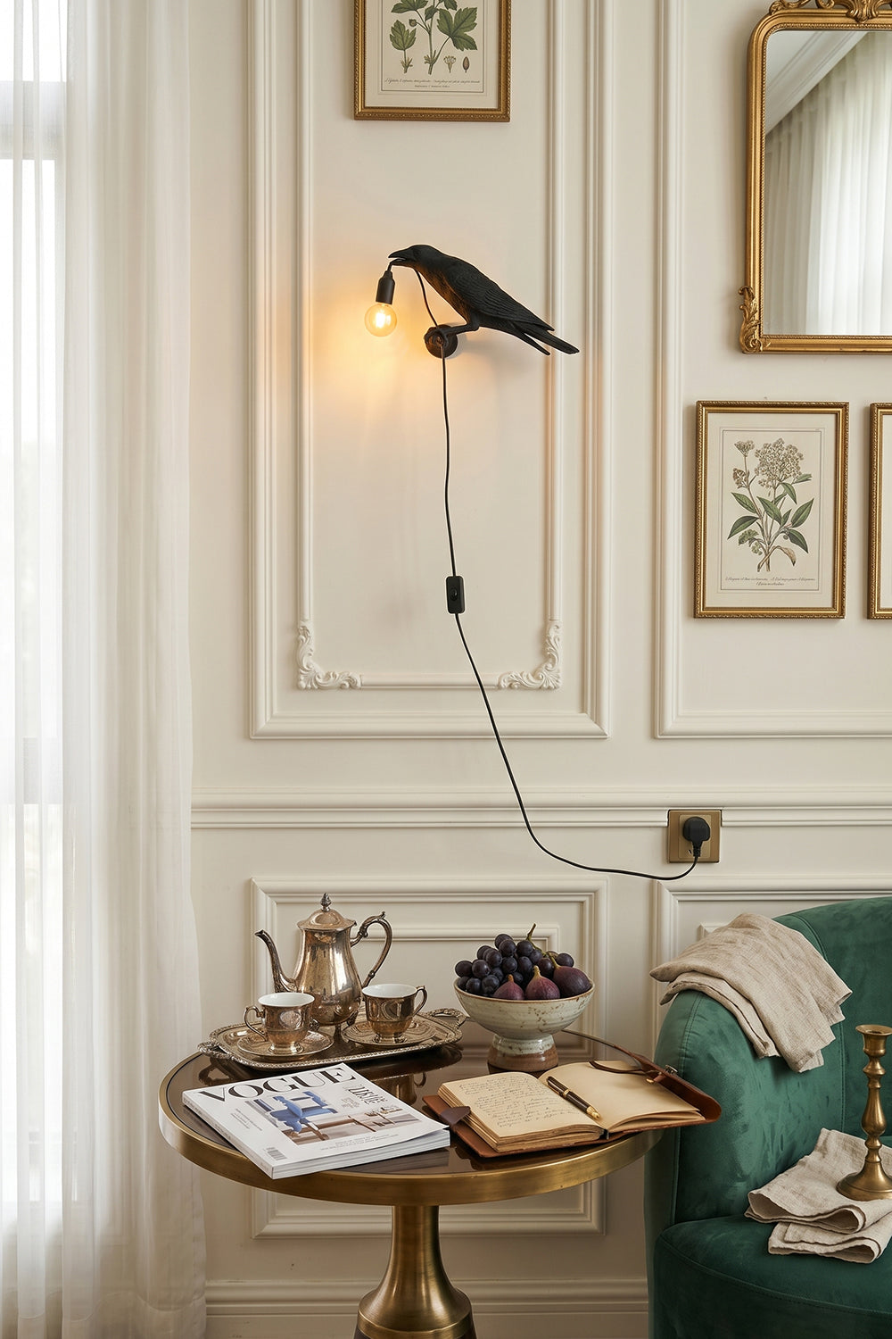 Obsidian Messenger Resin Wall Lamp