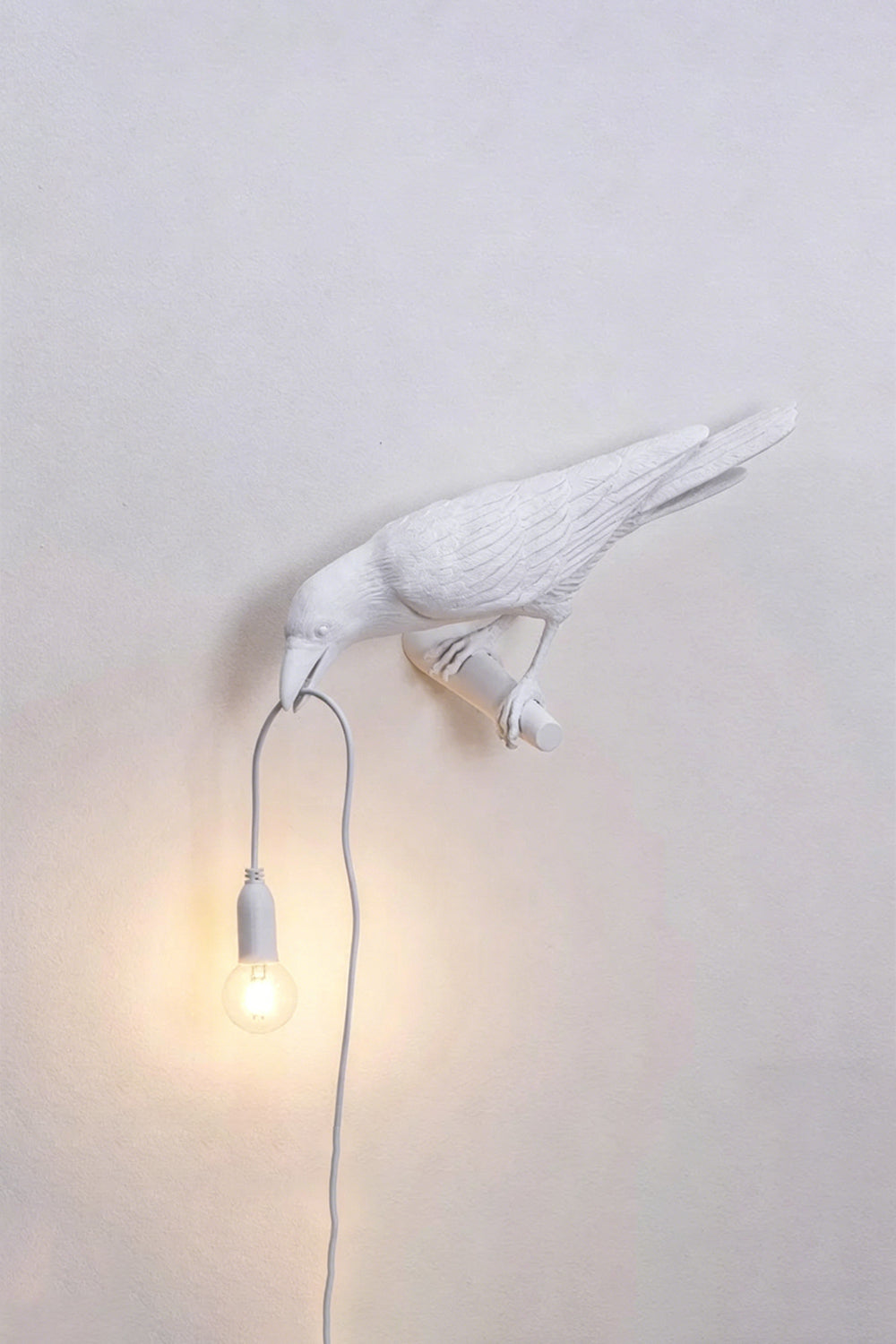 Obsidian Messenger Resin Wall Lamp