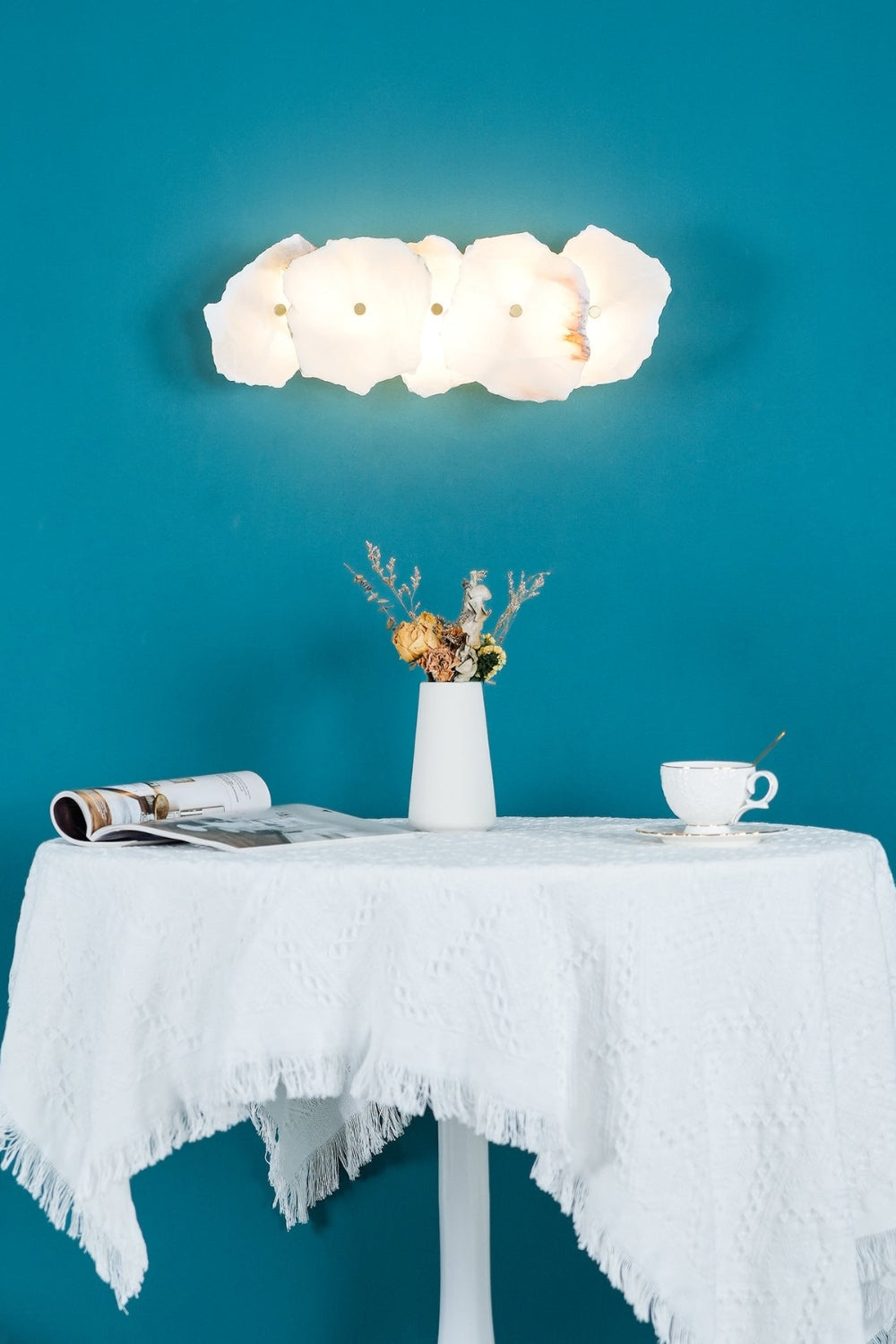 Petra Wall Lamp