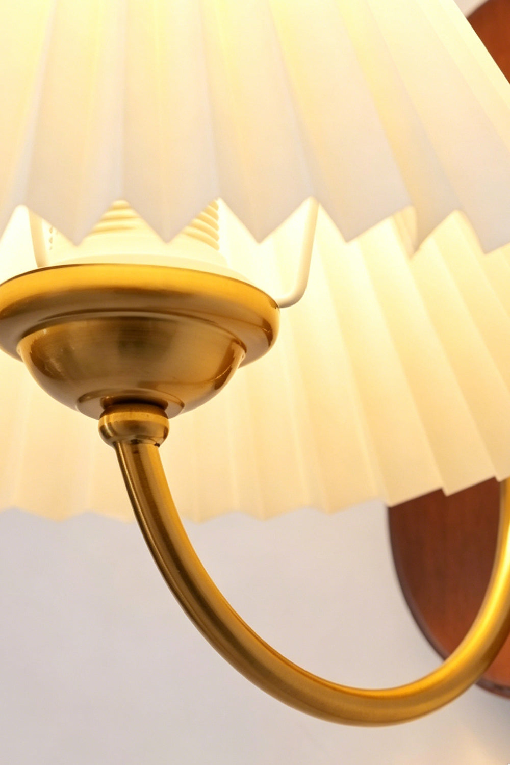 Pleated Fabric Wall Lamp