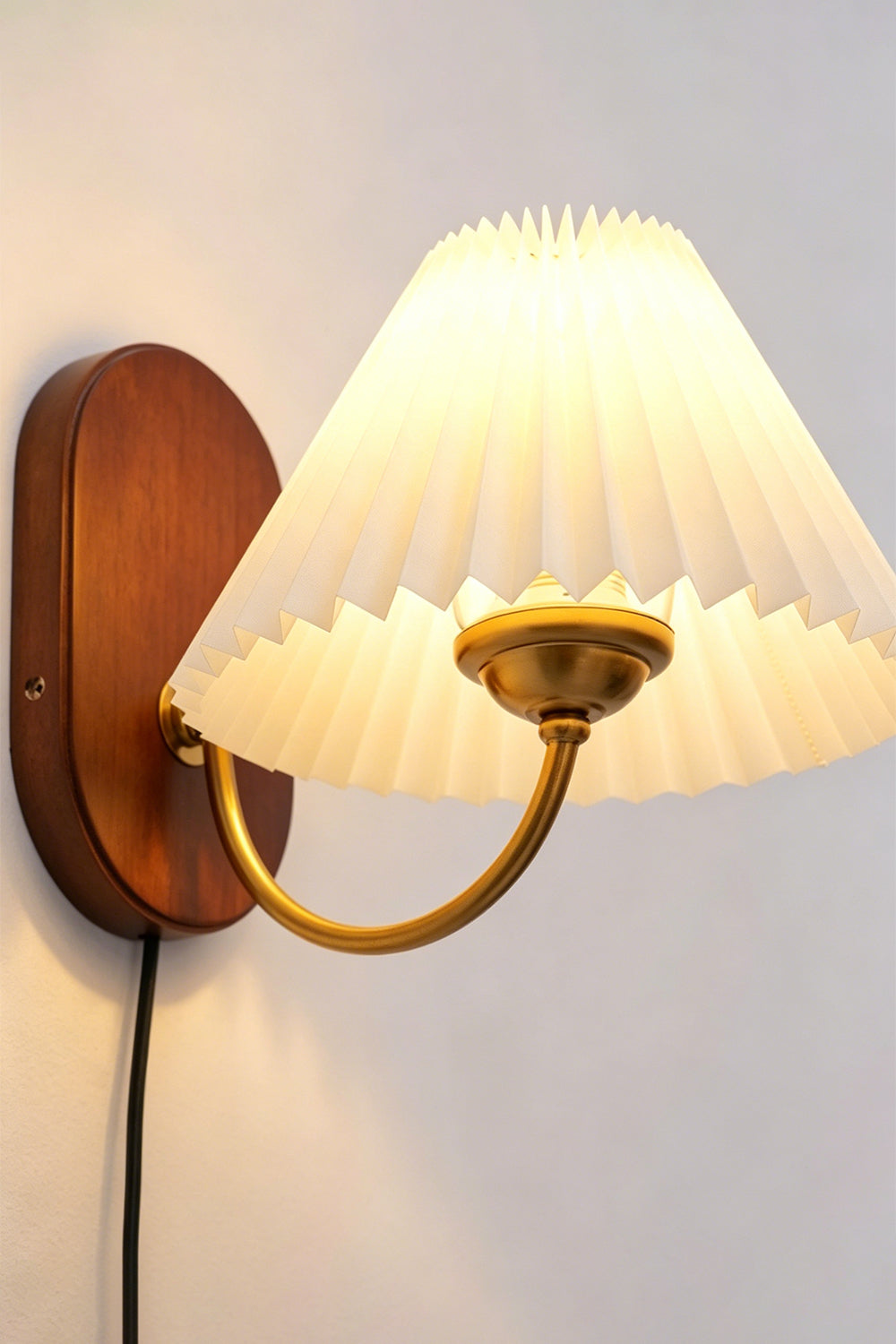Pleated Fabric Wall Lamp