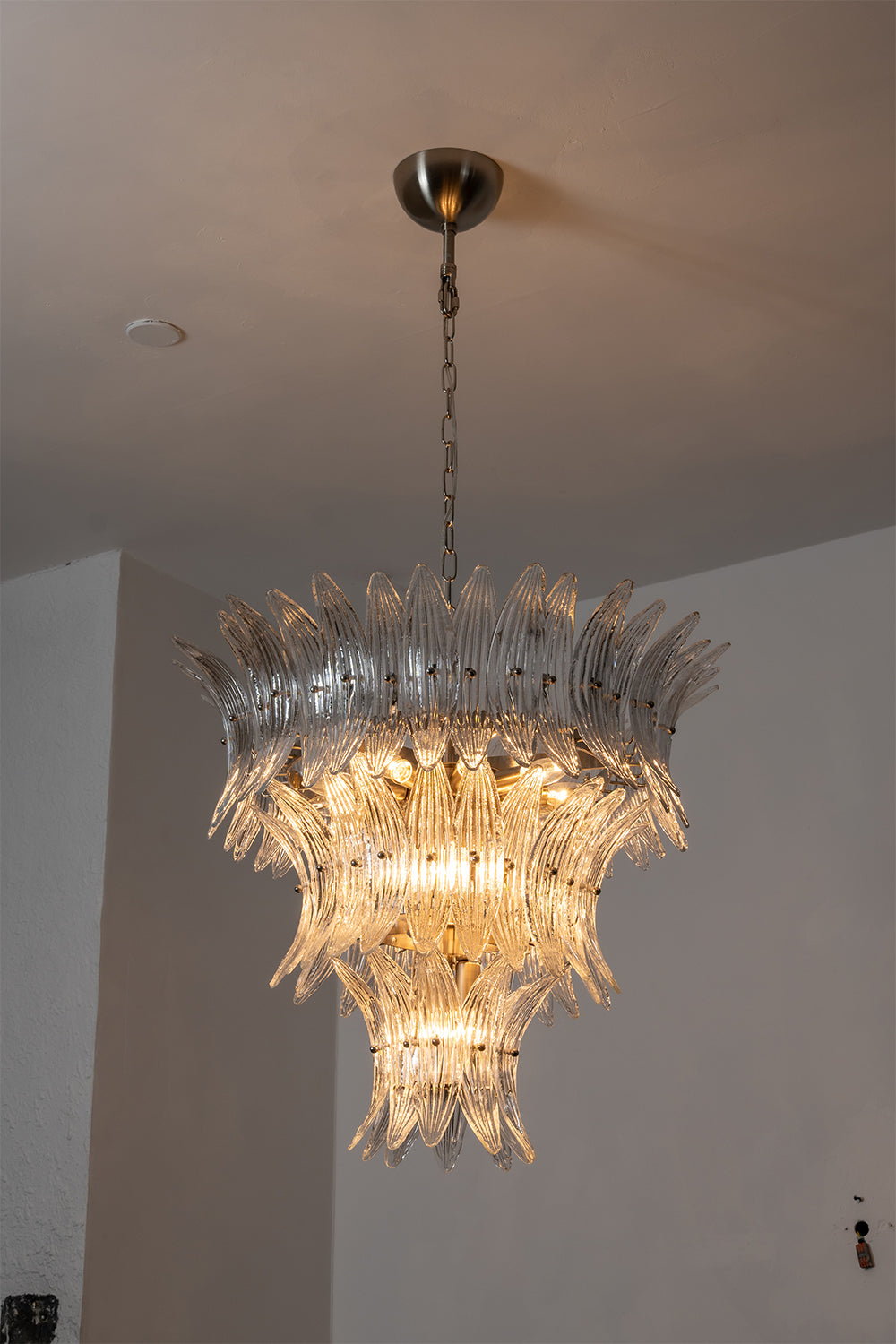 Ribbed Leaf Tier Chandelier