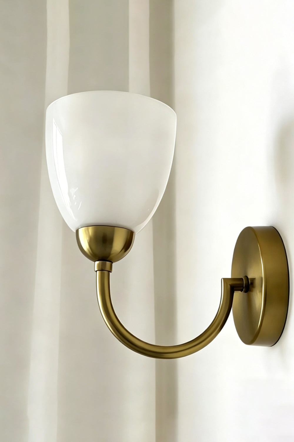 Veil Curve Glass Wall Lamp
