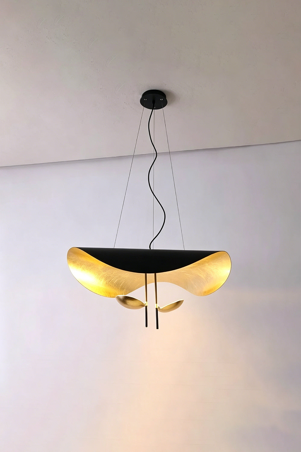 Voluta Horizon Metal Pendant Light